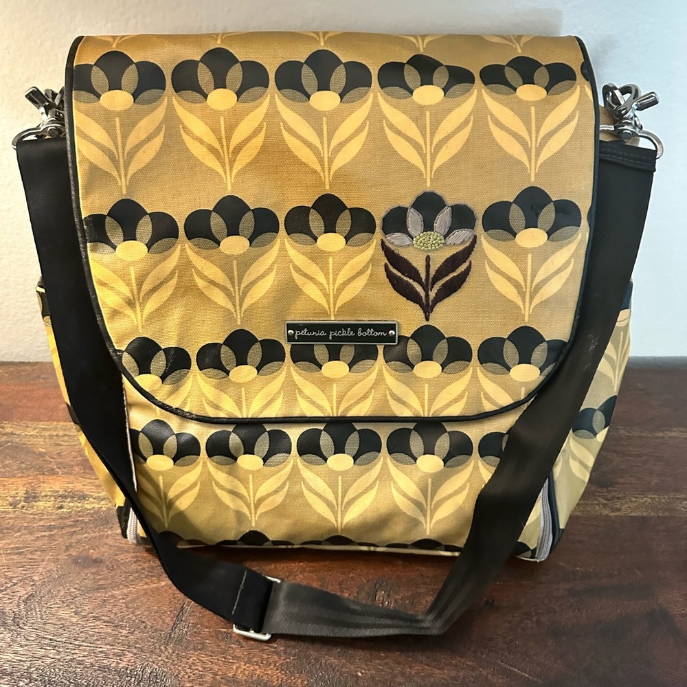 Petunia Pickle Bottom‎ Diaper Bags Petunia
Pickle Bottom